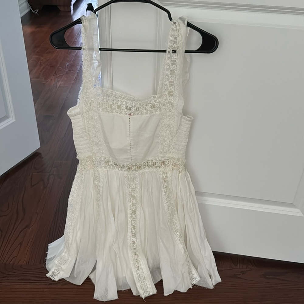 White flowy short dress